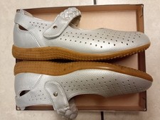 Damart Ladies Shoes, Size 5 neutral colour 