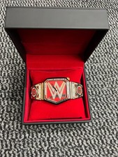 2018 Collectible WWE Universal Champion Title Belt Watch - RARE