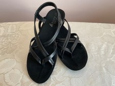 Black Lilley toe post sandals size 5 38