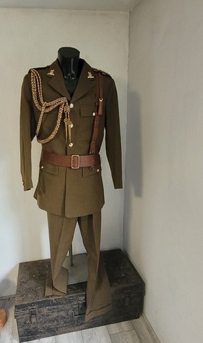 Unique military captains - unique,