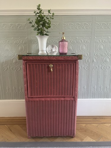 Lloyd loom lusty laundry - loom,