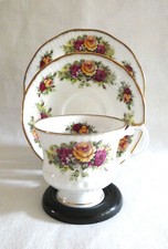 Vintage 1970's Elizabethan