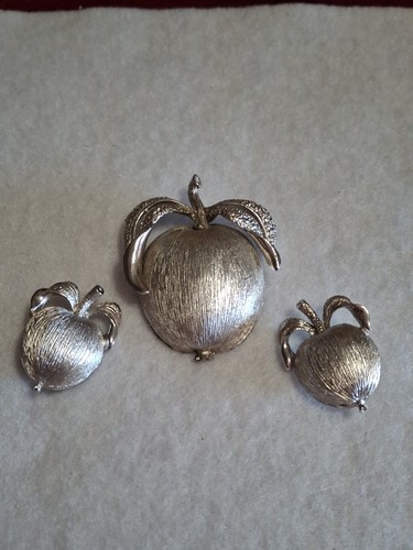 Vtg sarah coventry signed - vtg,