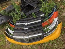 front grille grill radiator trafic  vivaro  07 to 14 breaking parts van plastic