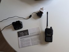 ICOM IC-V80E VHF Transceiver Amateur Ham Radio with Manual Excellent Condition