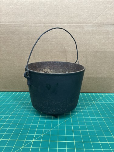 Cast iron leg bean - iron, pot