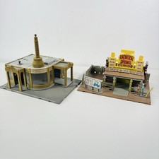 Disney Pixar Cars Radiator Springs + Ramone's House of Body Art Playset Bundle