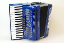 Stephanelli By Clinkscale 72 Bass Accordion with Padded Gig Bag  make us a offer