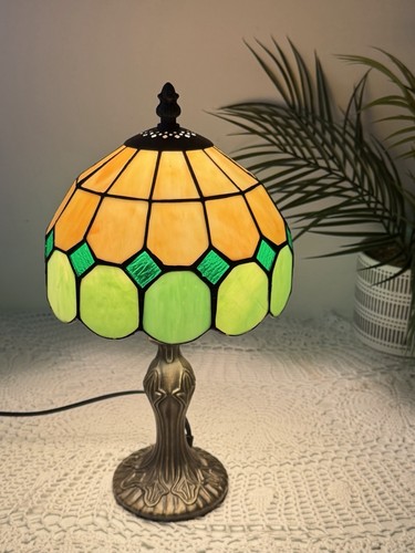 Tiffany style table lamp - table, green