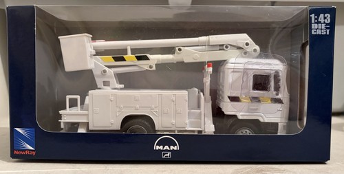 Newray scale man f2000 - 1:43,