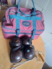 Henselite Size 4 Lawn Bowls Set with Acclaim Carry Bag + Lifter + Strap Pouch
