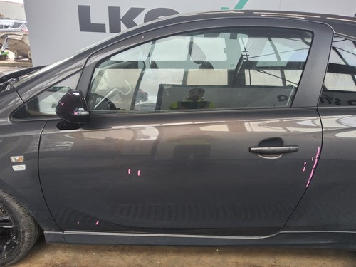 Front door vauxhall corsa - front,