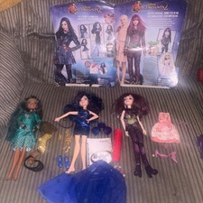 Descendants 2 Dolls Bundle Job