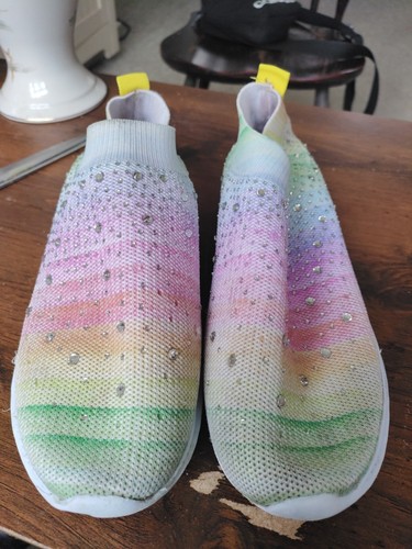Rainbow coloured sparkly stone - coloured,