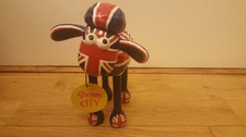 wallace & gromit shaun in the city the sheep flock n roll figurine aardman