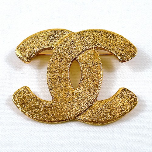 Chanel logo coco brooch - chanel,