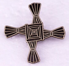 St Brigid's Cross Metal Pin Badge Eire Irish Saint Brigit Kildare Cros Bride