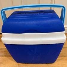 insulated cool box with