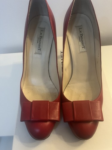Bennett beautiful red - l.k.,