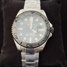 Ulysse girard shark divers - ulysse,
