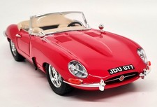 Burago 1/18 Jaguar E-Type Cabriolet 1961 Red Diecast Scale Model Car