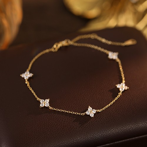 9ct yellow gold - yellow, on