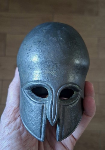 Minature cast metal - cast, replica