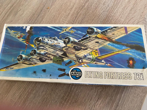Airfix flying fotress - flying, 17g