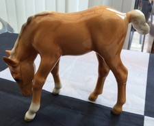 Beswick Small Palomino Foal Head Down (Perfect Condition)