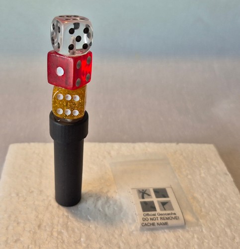 Stacked dice geocache 5ml - 3,