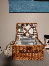 Premium Wicker Picnic Basket Set for 4 Persons - Outdoor Hamper