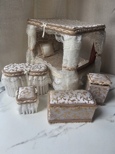 Bespoke artisan dollhouse - artisan, 1:12