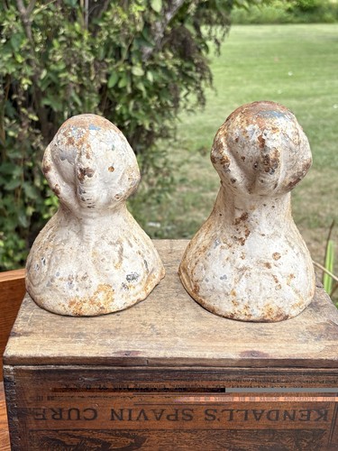 Set antique cast - of, 2