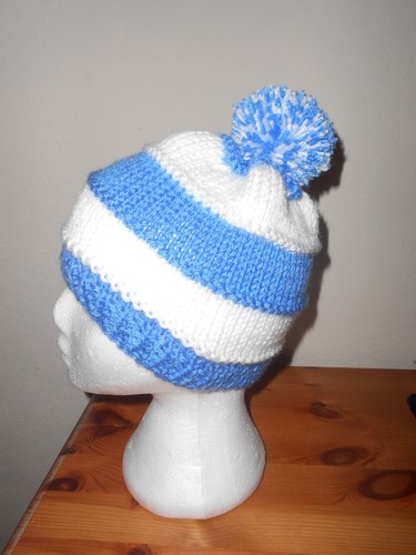 Knitted bobble hatlight blue