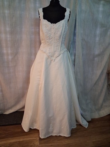 Wedding dress size ivory - wedding,