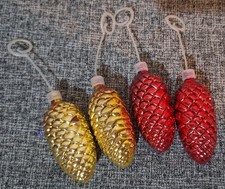 Vintage Set of 4 Pine Cone Christmas Tree Decorations Red & Gold Plastic