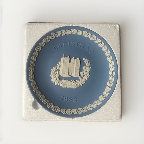 Wedgwood christmas plate - wedgwood,