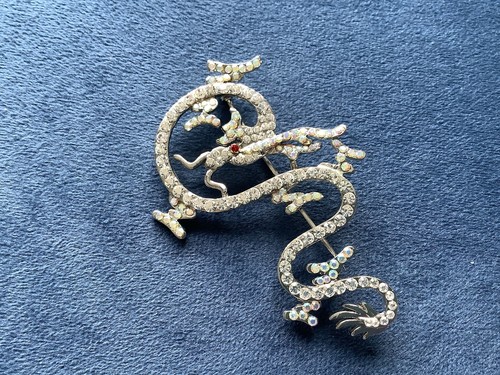 Stunning chinese dragon - stunning,