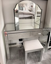 Mirrored Dressing Table With