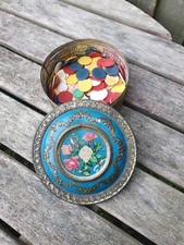 Pretty Vintage Tin With Roses