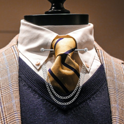 Collar pin with chain - chain, tie