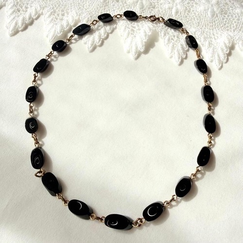 Black coral vintage necklace - black,
