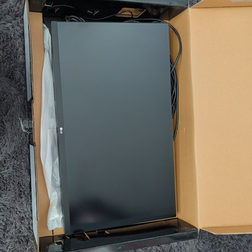 Computer monitor display - (lg,