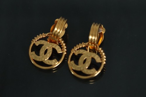 Stunning gold plated chanel - plated,