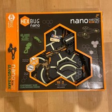 Hexbug Nano Glow In The Dark Habitat Set With 2 nano Hexbugs - used