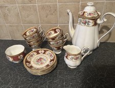 Lovely Tea Set Cups & Saucers