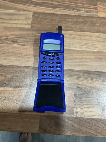 Sony ericsson flip phone - sony,