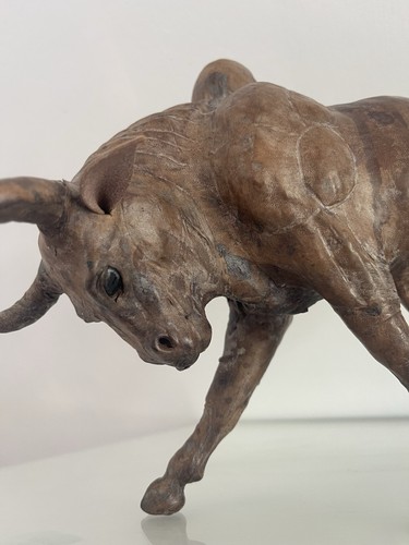 Bull sculpture leather - bull, in