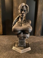 LARA CROFT statue Tomb Raider