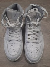 Nike Air Jordan 1 Mid Triple